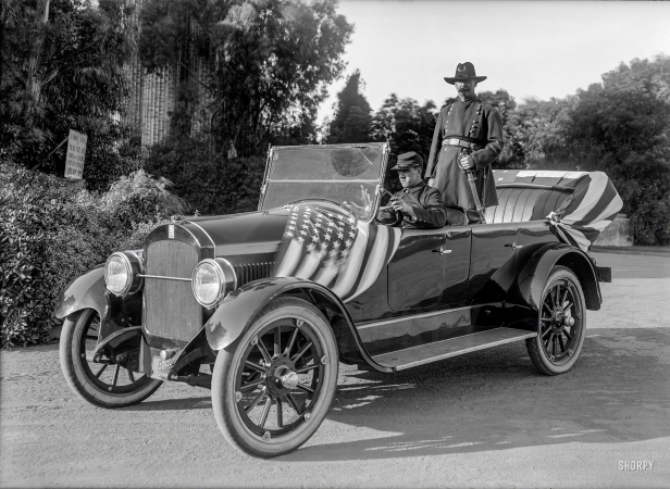 Photo showing: Battle Wagon -- San Francisco circa 1921. Sheridan touring car at Palace of Fine Arts.