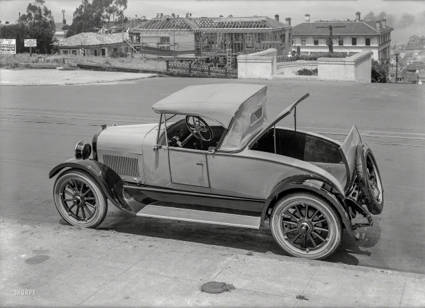Photo showing: Clamshell Coupe -- San Francisco circa 1924. New Reo Six, Pacific Heights.