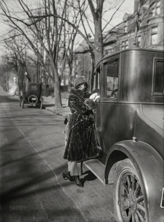 Photo showing: Miss Moffett -- Washington, D.C., circa 1923. Janet Moffett, debutante daughter of Rear Admiral Moffett.