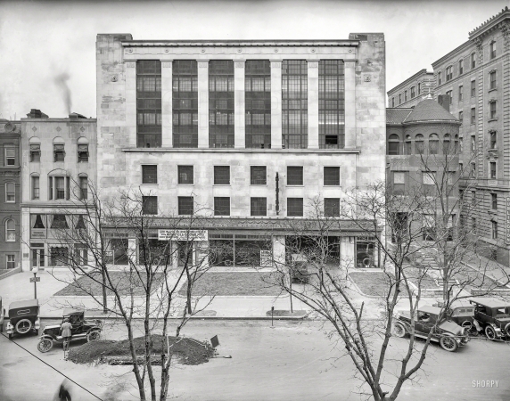Photo showing: Zone of Quiet -- January 1925. Washington, D.C. Wardman Motor Co., 1108-14 Vermont Avenue.