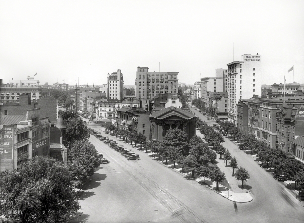 Photo showing: Washington Wishbone -- Washington, D.C., circa 1917. Street scene, New York Avenue & H Street N.W., from Masonic Temple.