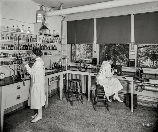 Photo showing: Laboratory Conditions -- Circa 1928. Takoma Park, Maryland. Washington Sanitarium laboratory.