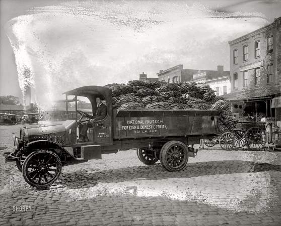 Photo showing: Beaucoup Bananas -- Washington, D.C., circa 1921. National Fruit Co. banana truck, Louisiana Avenue.