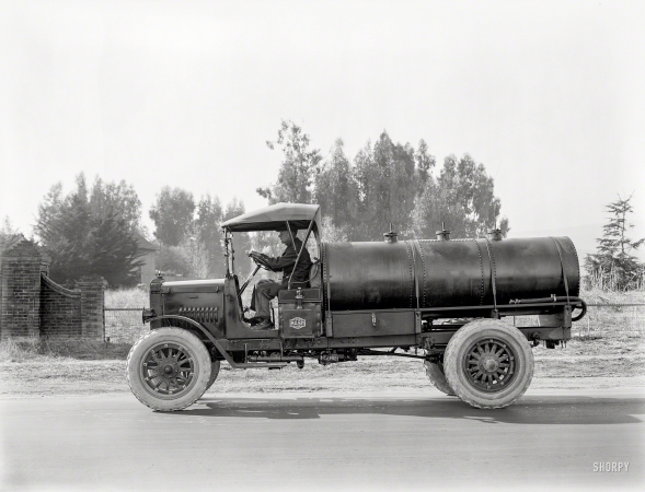 Photo showing: One Ton -- The San Francisco Bay Area circa 1919. Nash one-ton tank truck.