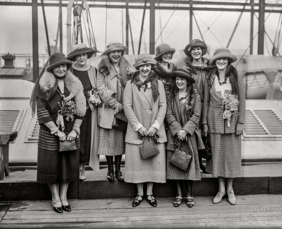 Photo showing: Chicks Ahoy! -- June 3, 1922. New York. Schoolgirls sailing.