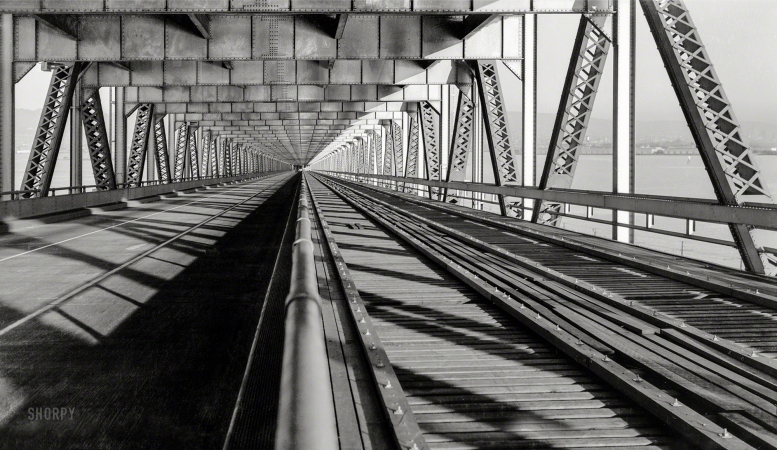 Photo showing: Road and Tracks -- January 20, 1938. San Francisco-Oakland Bay Bridge under construction. View of track and roadway, lower deck, East Bay.
