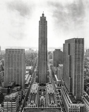 Photo showing: Radio City -- Rockefeller Center, New York, 1939. Radio City buildings -- RCA. The sky­scrap­er known as 30 Rock.