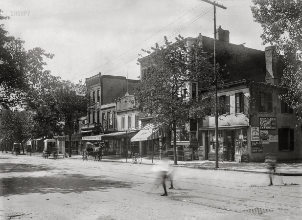 Photo showing: South From I -- Washington, D.C., circa 1901. View of Ninth Street N.W., west side, looking south from I Street.