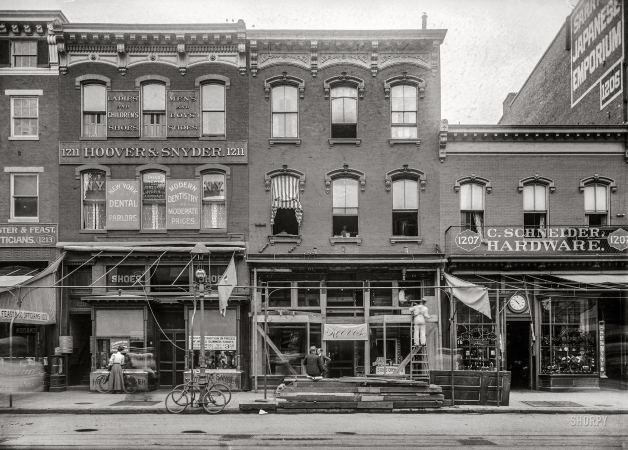 Photo showing: Modern Dentistry -- Washington, D.C., circa 1901. View of F Street N.W., north side between 12th & 13th, showing various businesses.