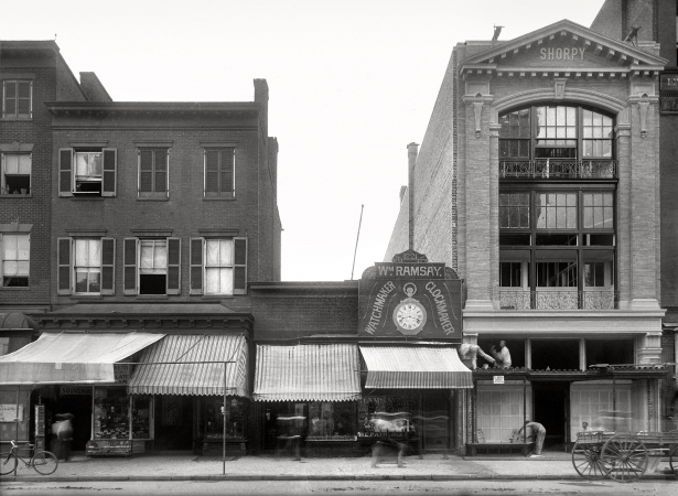 Photo showing: Obligatory Awnings -- Washington, D.C., circa 1901. View of F Street N.W., north side, between 12th & 13th Streets.