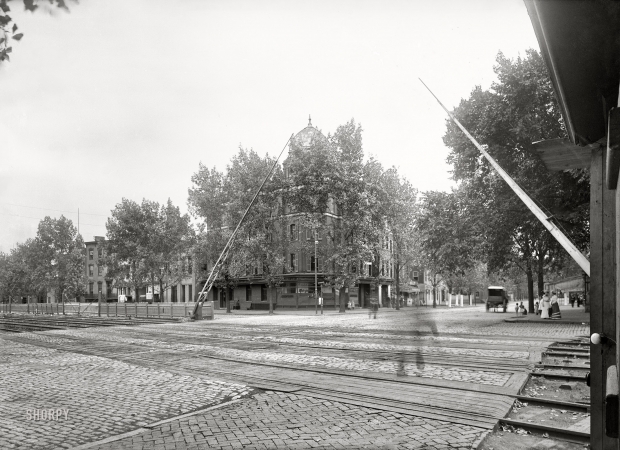 Photo showing: Seventh and Virginia -- Washington, D.C., circa 1901. View of Seventh Street and Virginia Avenue S.W., looking southeast.