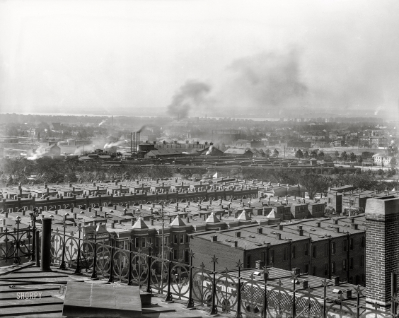 Photo showing: Vintage Vista -- Washington, D.C., circa 1901. Aerial view over rowhouses from old Providence Hospital,
showing E Street, Duddington Place and F Street S.E. between 1st and 2nd.
