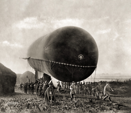 Photo showing: Champagne Campaign -- France circa 1915. German observation balloon being raised during the Champagne campaign.