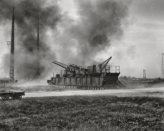 Photo showing: Gun Show. -- October 7, 1921. Aberdeen, Maryland. Military artillery on Ordnance Day -- 12-inch M1895 gun on railway mount.