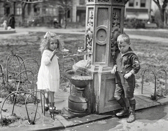 Photo showing: Well Hello, Sailor -- Washington, D.C., 1922. Children at water fountain.