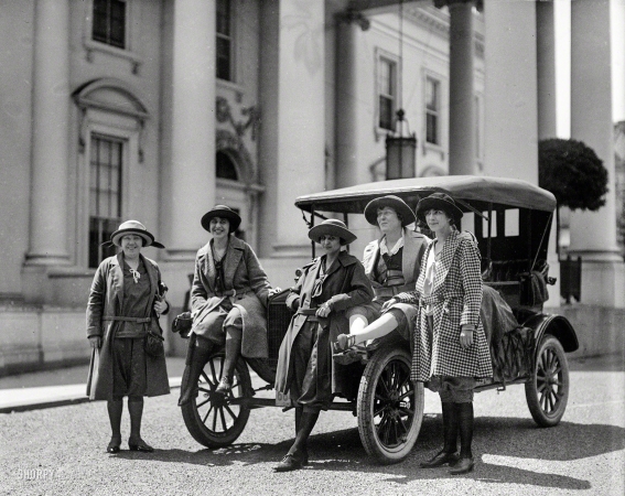 Photo showing: Official Delegation -- 1922. Group of women with automobile at White House.