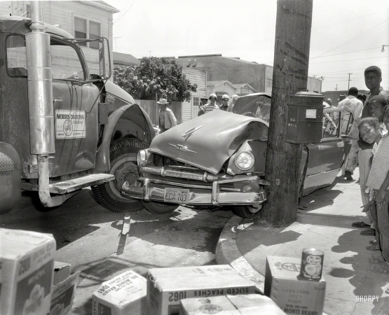Photo showing: Plymouth Cobbler -- Circa 1958. Car crash in Oakland, California.
