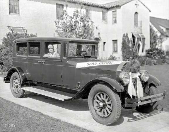 Photo showing: Beau Geste -- San Francisco circa 1926. Film star Alice Joyce in 'Beau Geste' Locomobile.