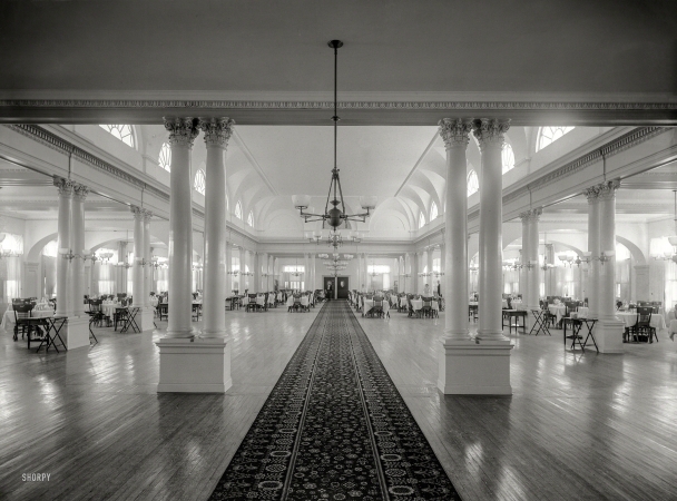 Photo showing: The Dining Room -- Palm Beach, 1894. Hotel Royal Poinciana.