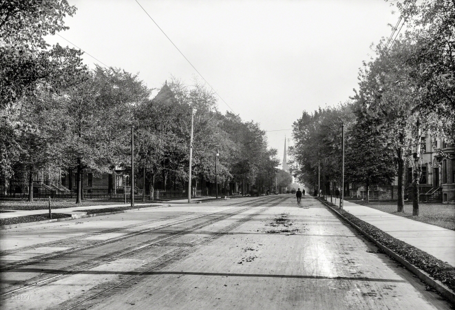 Photo showing: Down Woodward -- Detroit circa 1900. Down Woodward Avenue from Peterboro Street.
