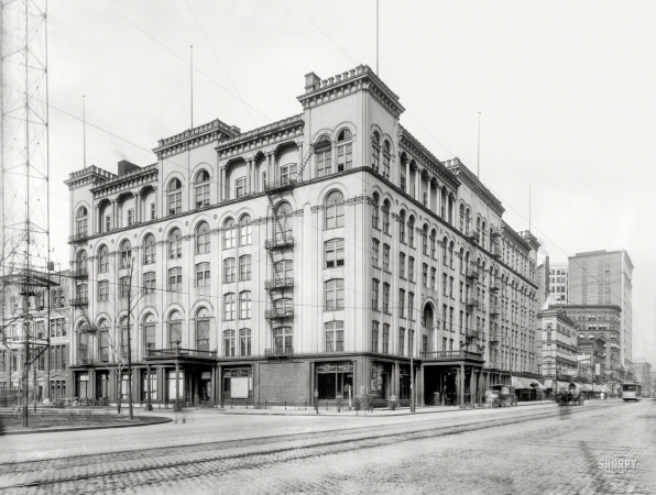 Photo showing: Hotel Cadillac II -- Detroit circa 1899. Hotel Cadillac, Washington Boulevard.