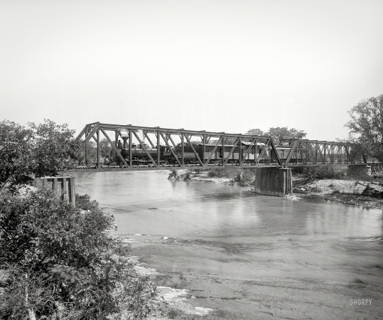 Photo showing: Central Mexicano -- Circa 1891. Mexican Central Railway -- bridge over the Santa Rosa River.