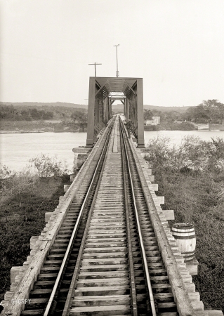 Photo showing: Tamesi Bridge -- Tamaulipas state, Mexico, circa 1891.