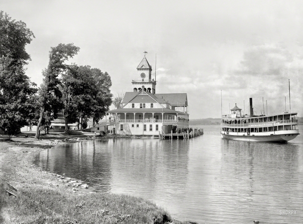 Photo showing: Lake Chautauqua -- Chautauqua County, New York, circa 1899. Steamer landing, Lake Chautauqua.
