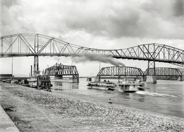 Photo showing: River Traffic. -- The Mississippi River circa 1898. Winona, Minnesota. The levee below the bridge.