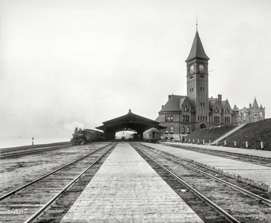 Photo showing: Lake Front Depot -- Milwaukee circa 1899. Chicago & North Western Railway Station.