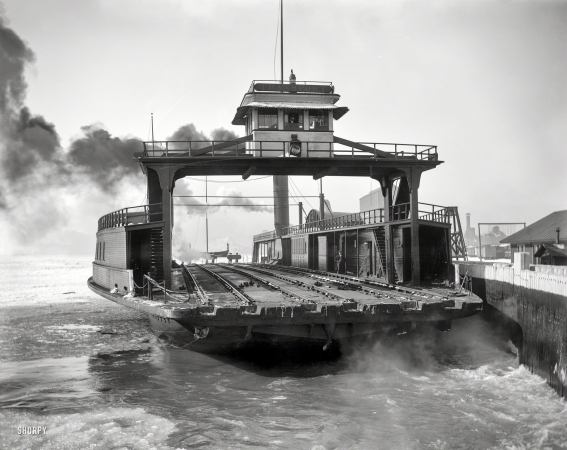 Photo showing: Boxcar Ferry -- Circa 1900. The railcar ferry Transport on the Detroit River.