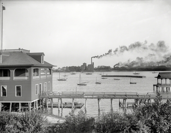Photo showing: Maumee Deepest -- 1899. Toledo Yacht Club. View from Riverside Park on Maumee River.