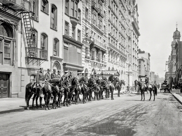 Photo showing: Police Parade -- New York circa 1905. Police Parade -- Squad of mounted police.