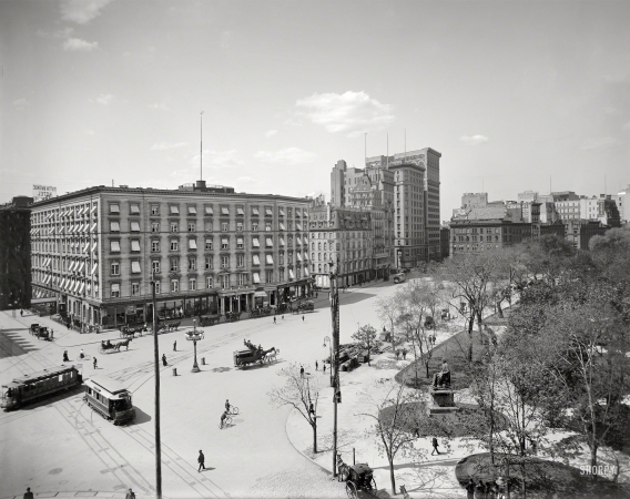 Photo showing: Fifth Avenue Hotel -- New York circa 1901. Fifth Avenue Hotel, southwest corner of Madison Square.