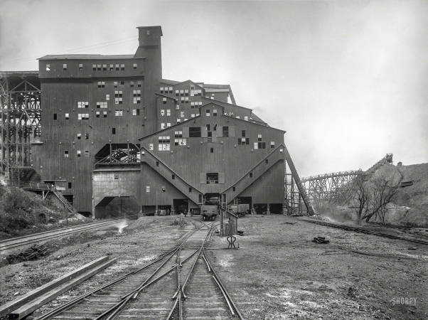 Photo showing: Woodward Breaker -- 1900. Woodward coal breaker, Kingston, Pennsylvania.