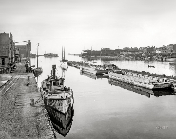 Photo showing: Oswego: 1901 -- Down the river -- Oswego, N.Y. The steam tug Charley Ferris on the Oswego River.