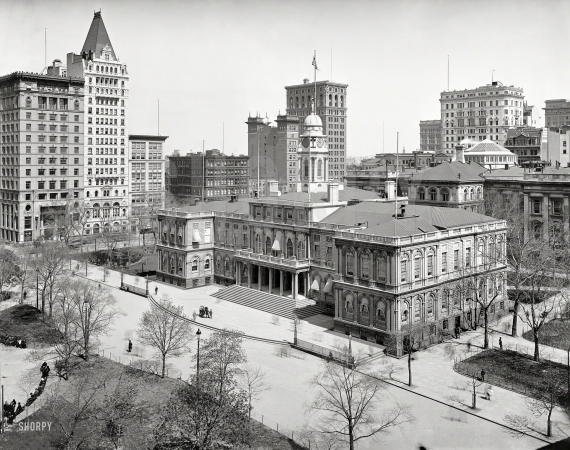 Photo showing: Morning in Manhattan -- New York City Hall and park, 1900.