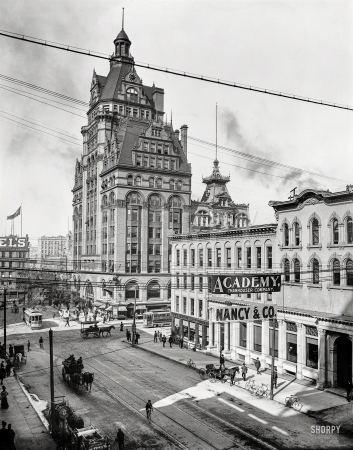 Photo showing: Tall Beer -- Milwaukee circa 1900. Wisconsin Street and Pabst Building.