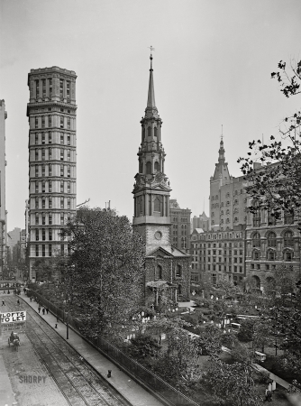 Photo showing: Tall Pauls -- Manhattan circa 1901. St. Paul's Chapel and St. Paul Building -- Vesey Street and Broadway, New York.