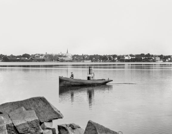 Photo showing: Gananoque -- The St. Lawrence River circa 1901. Thousand Islands -- Gananoque, Ontario, from Quarry Island.