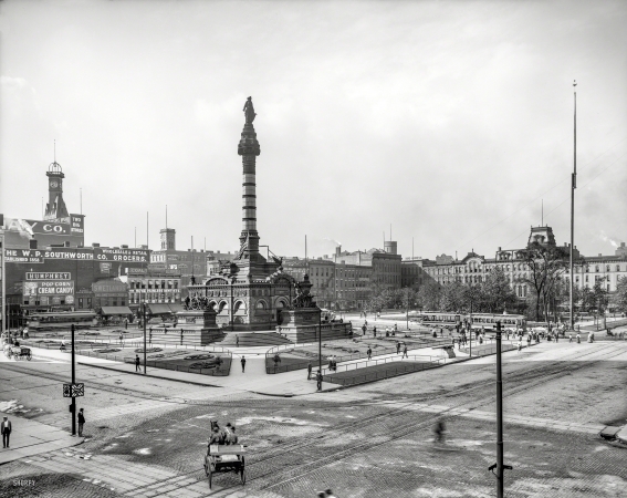 Photo showing: Art and Commerce -- Circa 1900. Soldiers' and Sailors' Monument, Cleveland, Ohio.