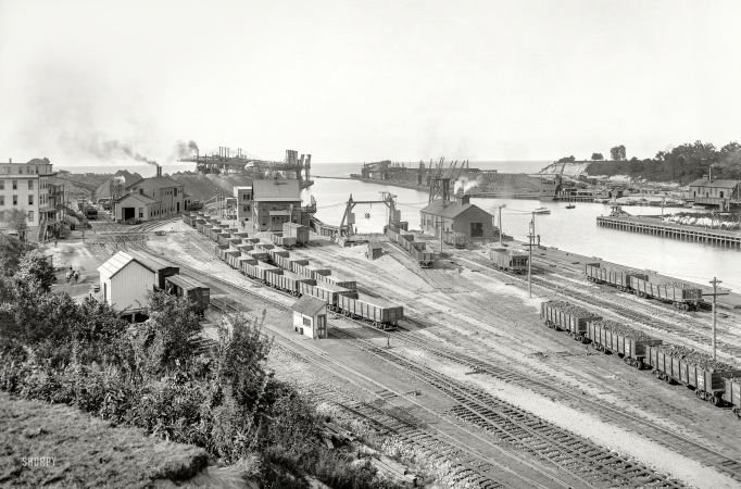 Photo showing: Industrial Tableau -- Lake Erie circa 1900. Harbor entrance at Conneaut, Ohio.