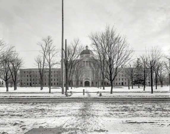 Photo showing: U. Hall -- Circa 1900. University Hall, University of Michigan, Ann Arbor.