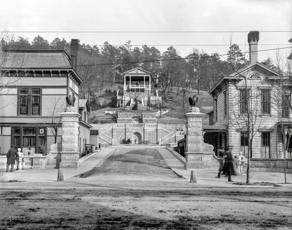 Photo showing: Where Eagles Perch -- Circa 1900. Entrance, Government Reservation, Hot Springs, Arkansas.