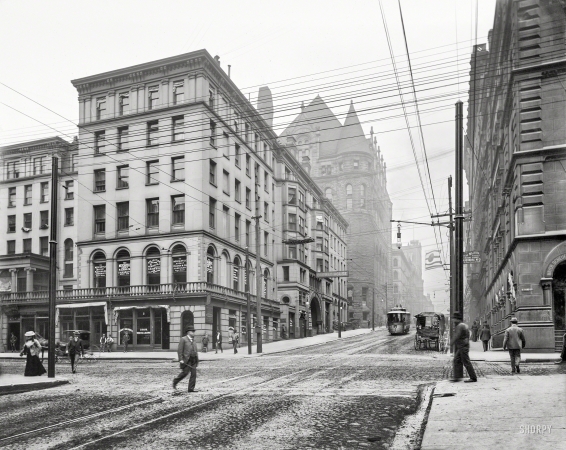 Photo showing: Third and Vine -- Cincinnati circa 1900. Burnet House and Chamber of Commerce, Third and Vine.