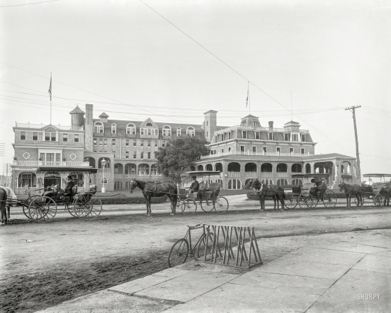 Photo showing: With the Fringe on Top -- New Jersey circa 1901. Coleman House, Asbury Park.