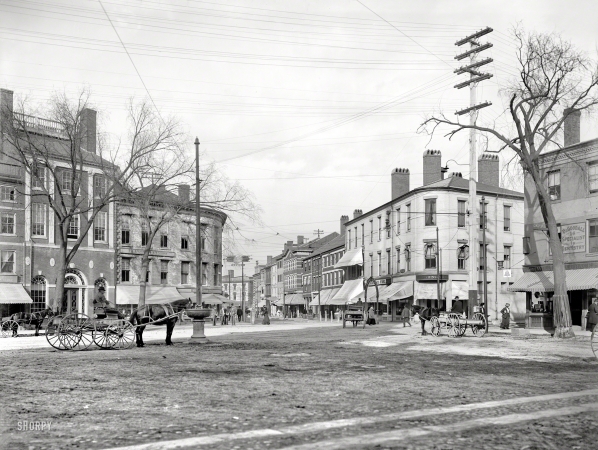 Photo showing: The Public Square. -- Portsmouth, New Hampshire, in 1902.