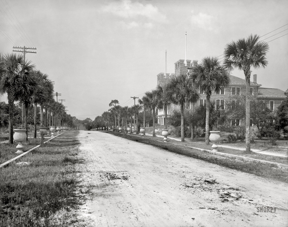 Photo showing: Well-Urned -- Volusia County, Florida, circa 1906. Palm Avenue, Seabreeze.