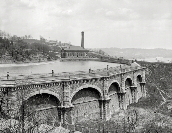 Photo showing: Water Park. -- Cincinnati circa 1904. Reservoir and pumping station, Eden Park.