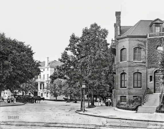 Photo showing: Dupont Circle -- Washington, D.C., circa 1905. Dupont Circle at Connecticut and Massachusetts Avenues N.W.